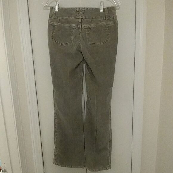 Juniors Five Pocket Sand-Colored Flare Leg Jeans - Picture 5 of 7